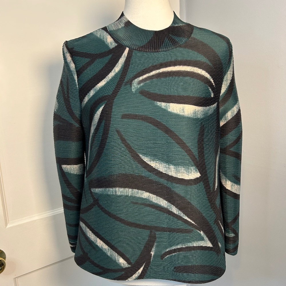 Habitat pull-over textured blouse "Olvia"| Size SM | NWT Avant Garde